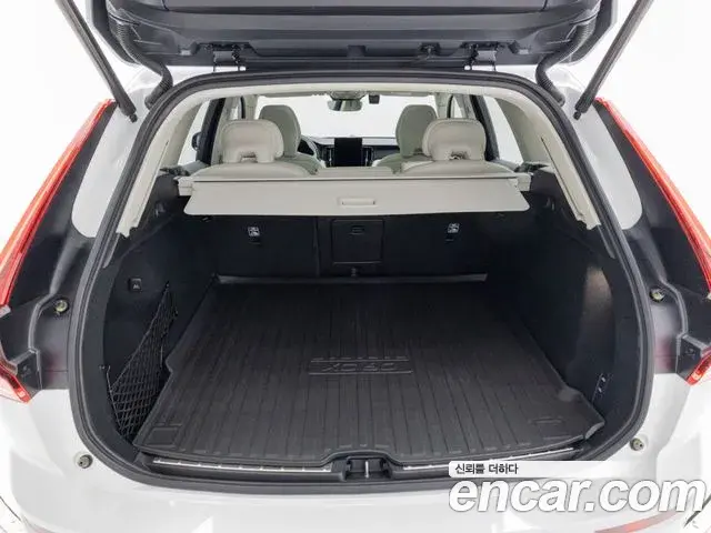 Volvo XC60 2026 — ფოტო 13/19