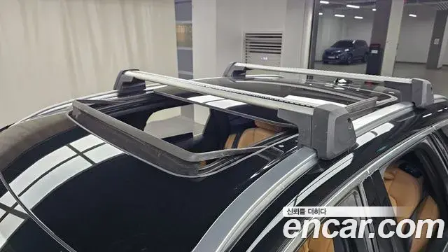 Volvo XC60 2019 — ფოტო 16/35