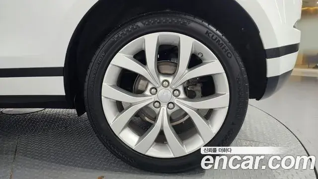 Land Rover Range Rover Evoque 2020 — Photo 9/33