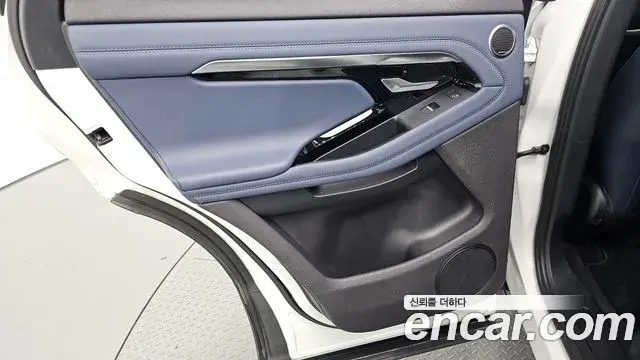 Land Rover Range Rover Evoque 2020 — Photo 27/33