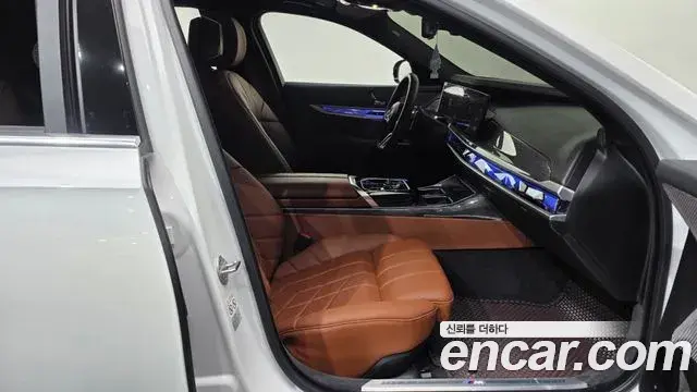 BMW 7 Series 2024 — Photo 29/39
