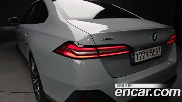 BMW 5 Series 2024 — Şəkil 8/35