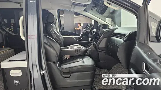 Hyundai Staria 2021 — ფოტო 25/31