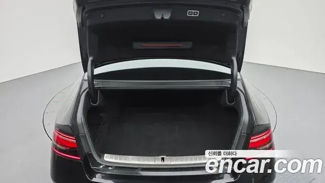 Genesis G90 2022 — ფოტო 7/20