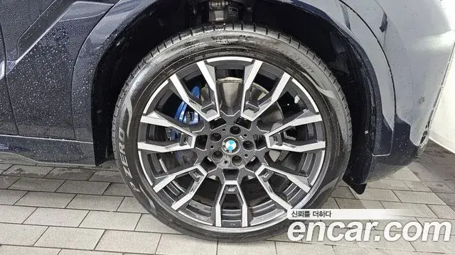 BMW X6 2025 — ფოტო 28/34