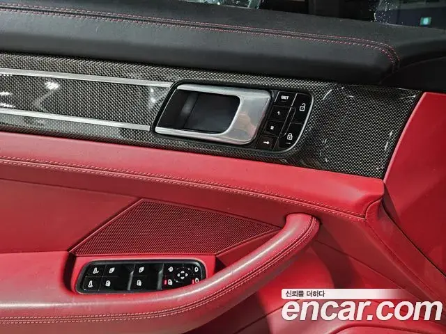 Porsche Panamera 2020 — ფოტო 13/20