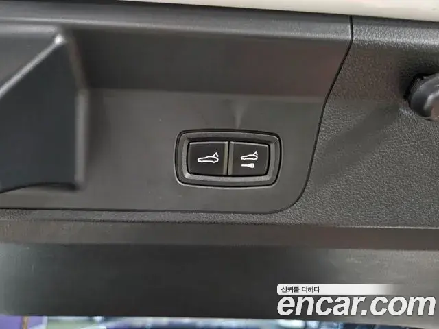 Porsche Panamera 2020 — ფოტო 8/20