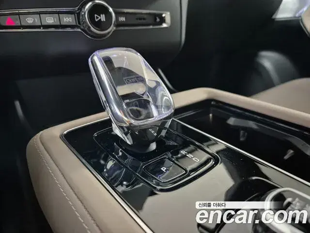 Volvo XC90 2025 — Photo 17/18