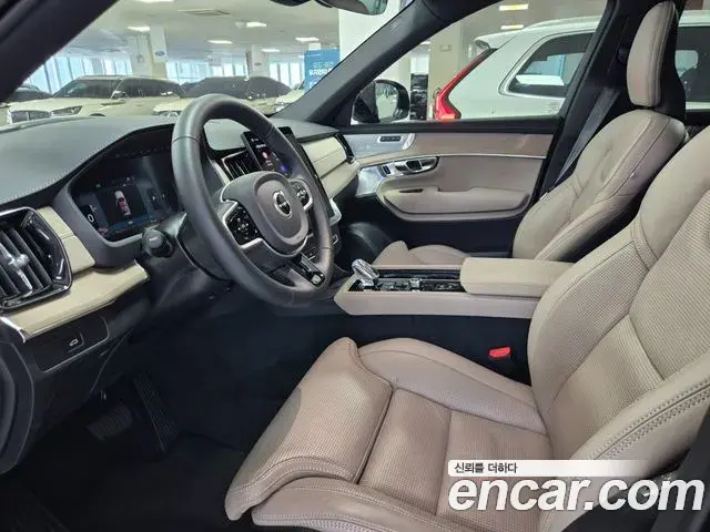 Volvo XC90 2025 — Photo 3/18