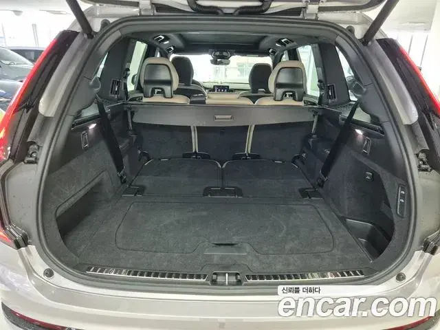 Volvo XC90 2025 — Photo 16/18