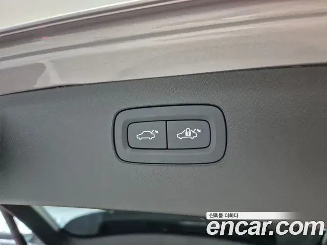 Volvo XC90 2025 — Photo 7/18