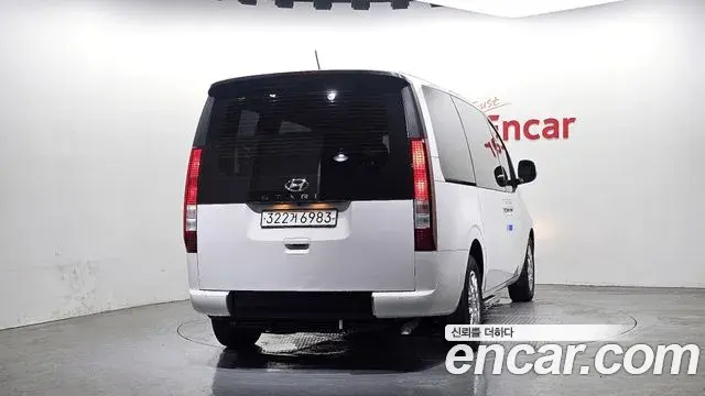Hyundai Staria 2022 — Фото 4/20