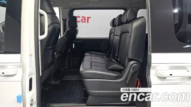 Hyundai Staria 2022 — Фото 13/20