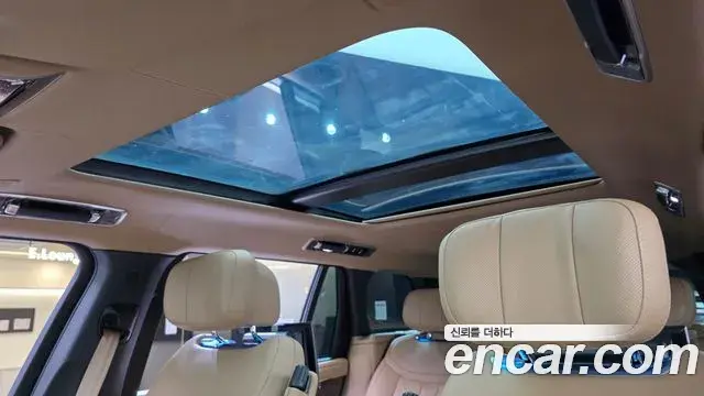 Land Rover Range Rover 2025 — Фото 18/20