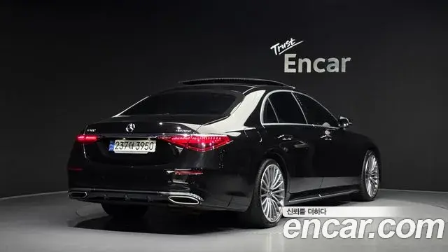 Mercedes-Benz S-Class 2023 — Photo 28/34