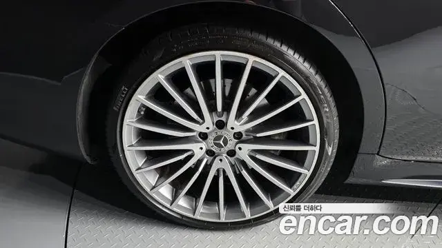 Mercedes-Benz S-Class 2023 — Photo 3/34