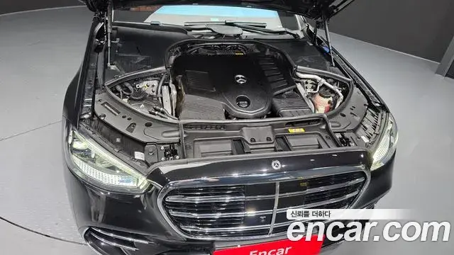 Mercedes-Benz S-Class 2023 — Photo 22/34