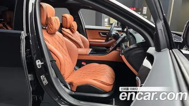 Mercedes-Benz S-Class 2023 — Photo 33/34