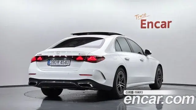 Mercedes-Benz E-Class 2026 — Фото 2/20