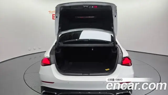 Mercedes-Benz E-Class 2026 — ფოტო 32/34
