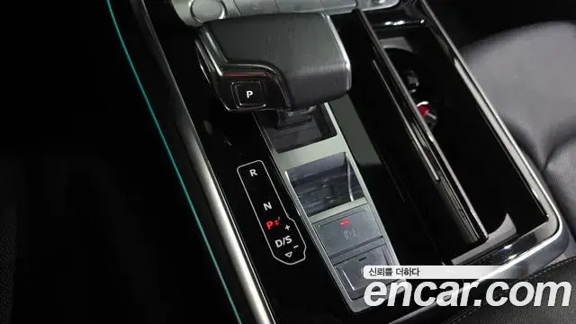 Audi Q7 2020 — Photo 16/32