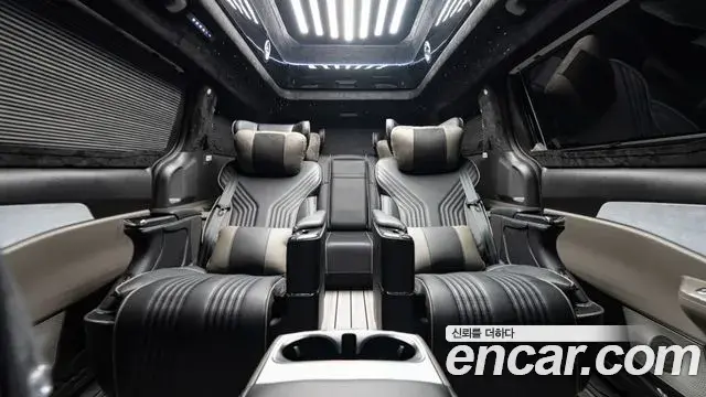 Kia Carnival 2025 — Şəkil 17/20