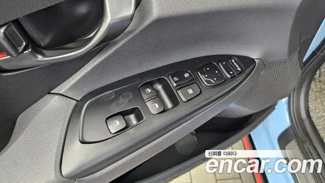 Hyundai Veloster 2020 — ფოტო 14/30