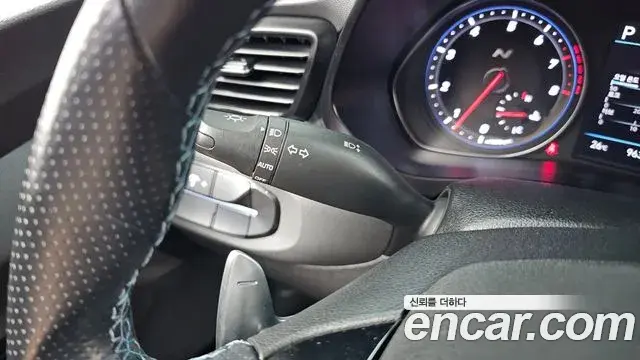 Hyundai Veloster 2020 — ფოტო 7/30