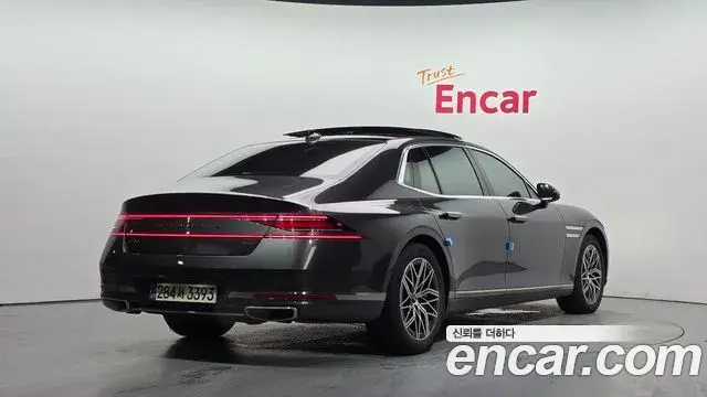Genesis G90 2022 — Photo 36/42