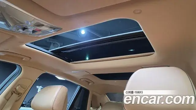 Genesis G90 2022 — Photo 41/42