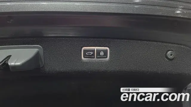 Genesis G90 2022 — Photo 15/42