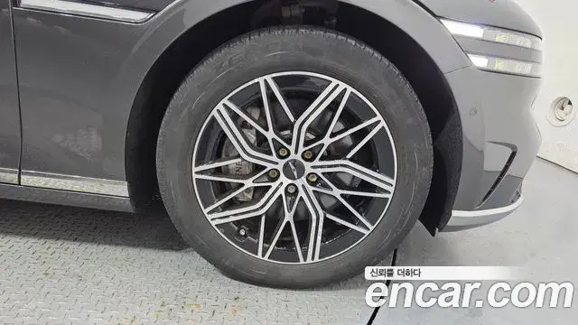 Genesis G90 2022 — Photo 18/42