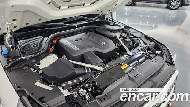 BMW 5 Series 2025 — Photo 24/35