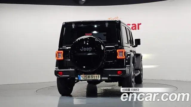 Jeep Wrangler 2021 — ფოტო 10/20