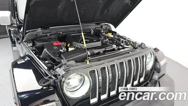Jeep Wrangler 2021 — ფოტო 2/20