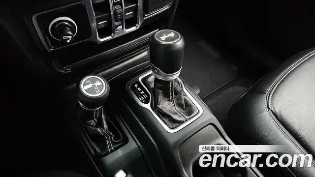 Jeep Wrangler 2021 — ფოტო 3/20