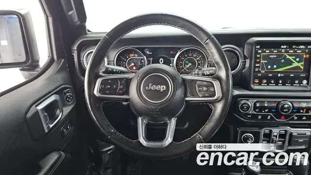 Jeep Wrangler 2021 — ფოტო 19/20