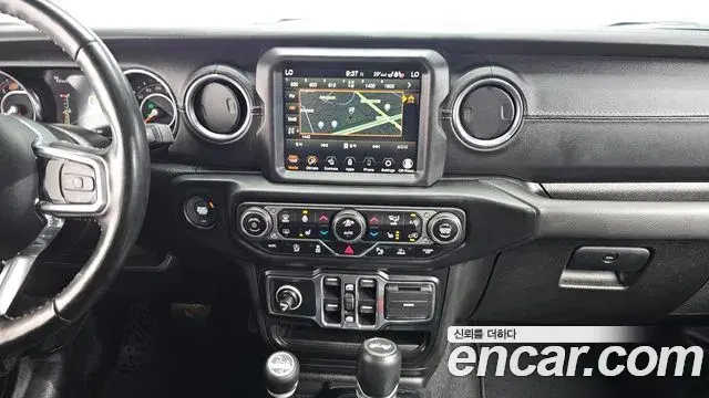 Jeep Wrangler 2021 — ფოტო 4/20