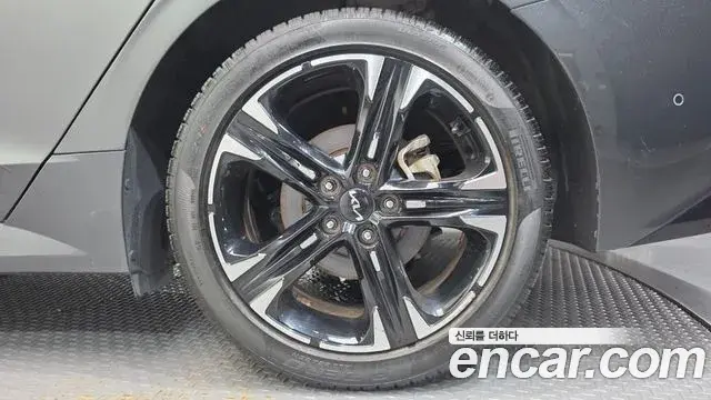 Kia K5 2023 — Photo 32/34