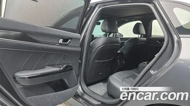 Kia K5 2023 — Photo 11/34