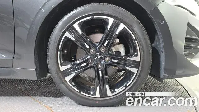 Kia K5 2023 — Photo 19/34