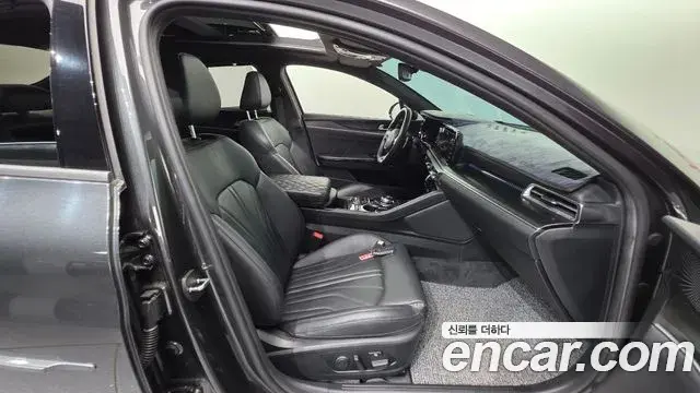 Kia K5 2023 — Photo 3/34