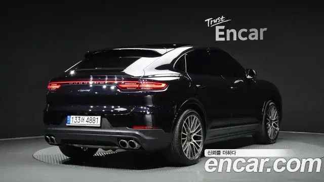 Porsche Cayenne 2022 — Photo 11/36