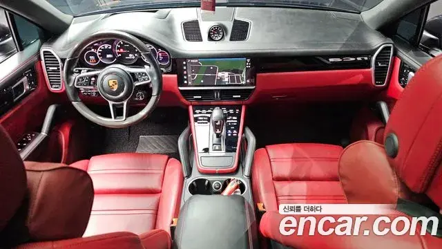 Porsche Cayenne 2022 — Photo 19/36