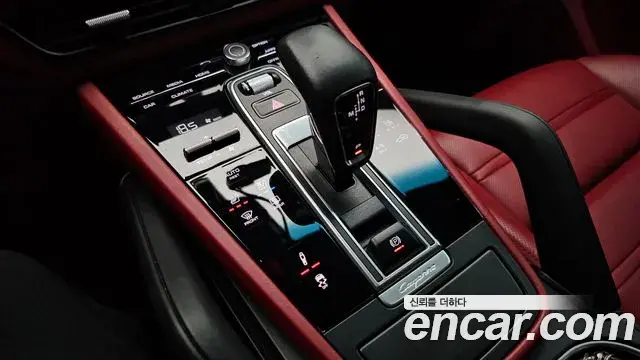 Porsche Cayenne 2022 — Photo 3/36