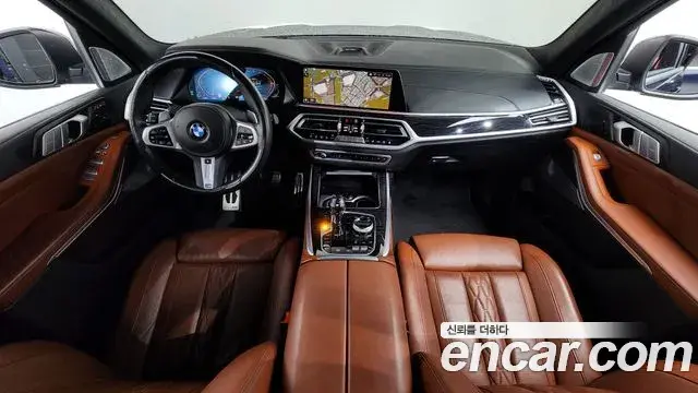 BMW X7 2022 — Şəkil 28/37