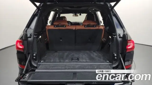 BMW X7 2022 — Şəkil 25/37