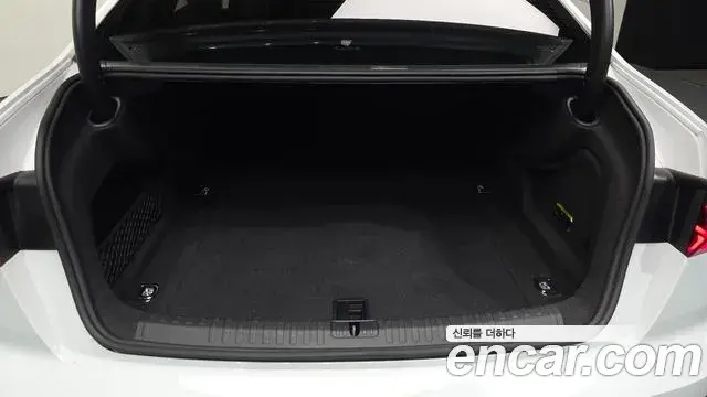 Audi A6 2021 — Фото 19/20