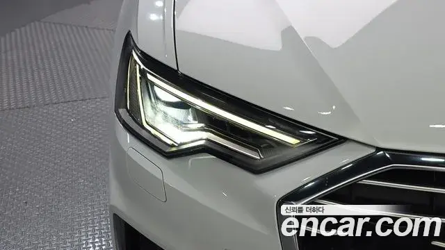 Audi A6 2021 — Photo 6/33