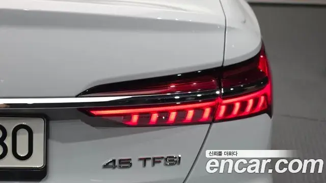 Audi A6 2021 — Photo 11/33